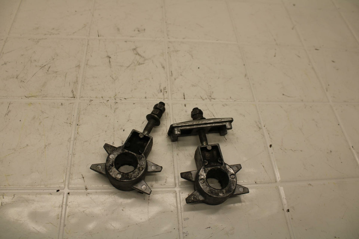 92-93 YAMAHA FJ1200A ABS SWINGARM CHAIN TENSIONER ADJUSTMENT BRACKETS BB07 