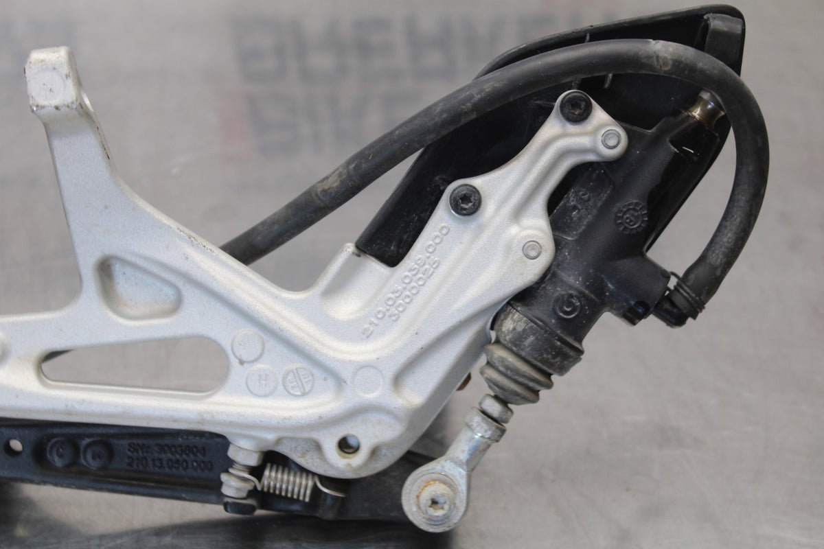 18-22 HUSQVARNA VITPILEN 701 RIGHT REARSET REAR SET DRIVER FOOT PEG REST BB198