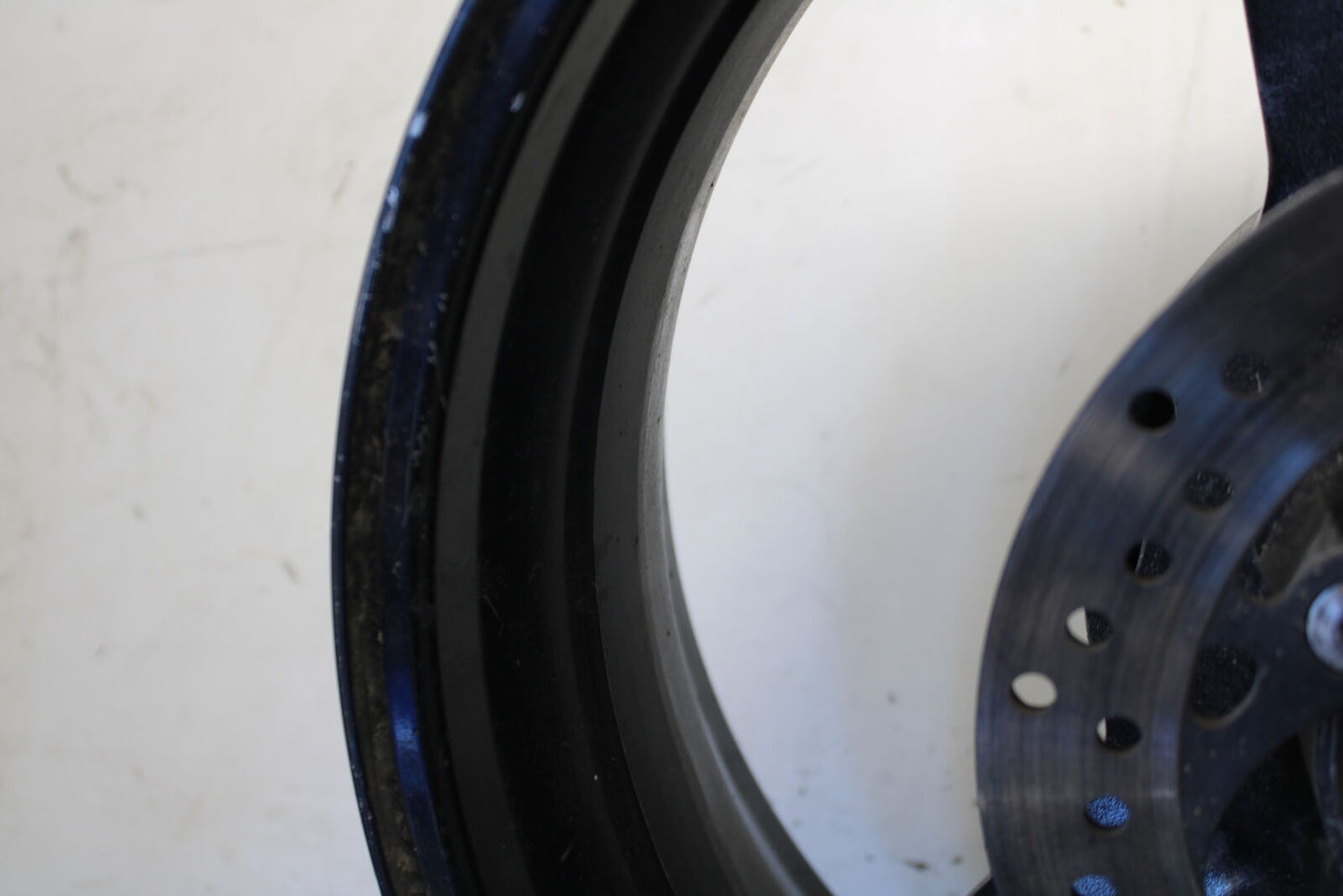 05-06 SUZUKI GSXR1000 REAR WHEEL BACK RIM BB677