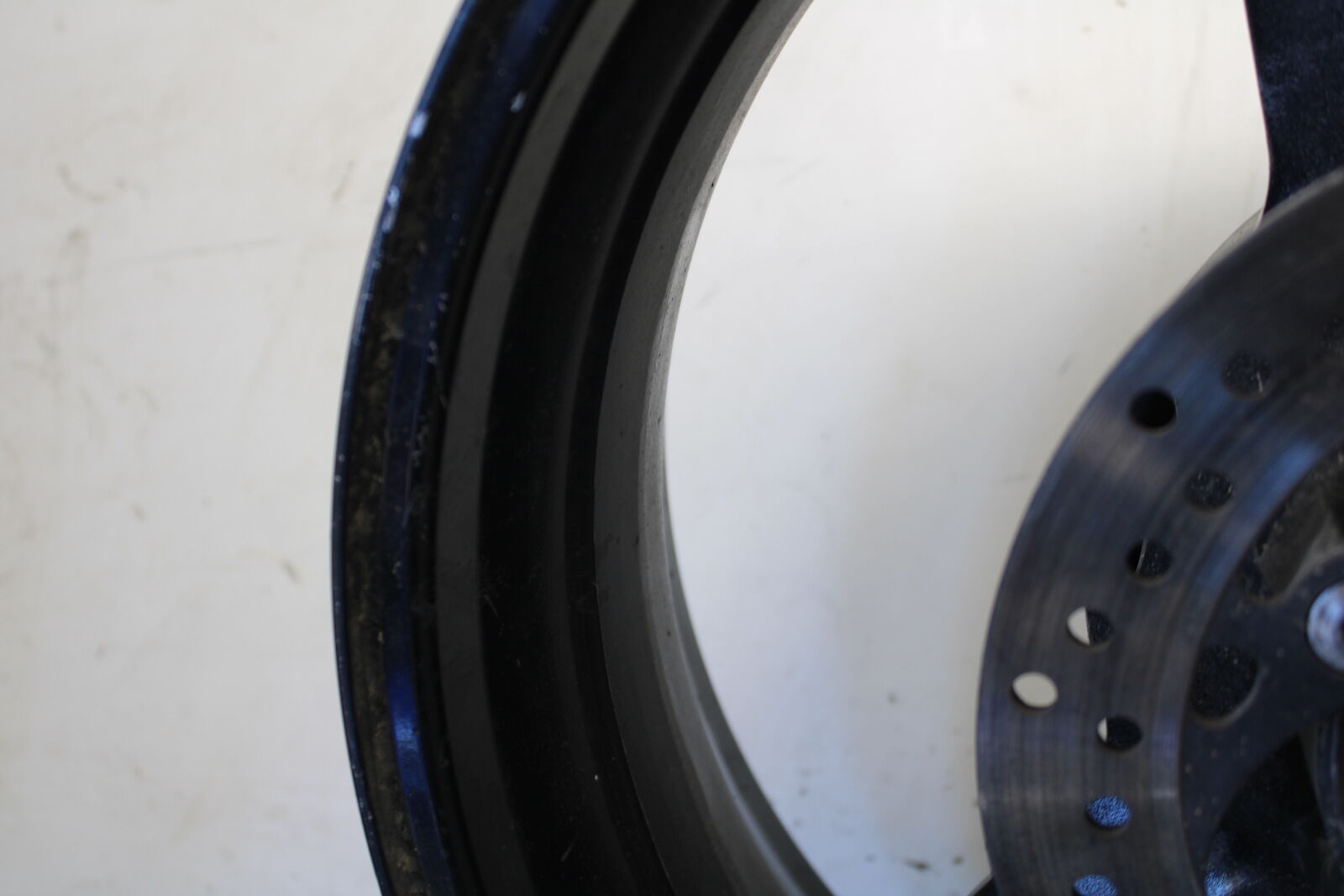 05-06 SUZUKI GSXR1000 REAR WHEEL BACK RIM BB677