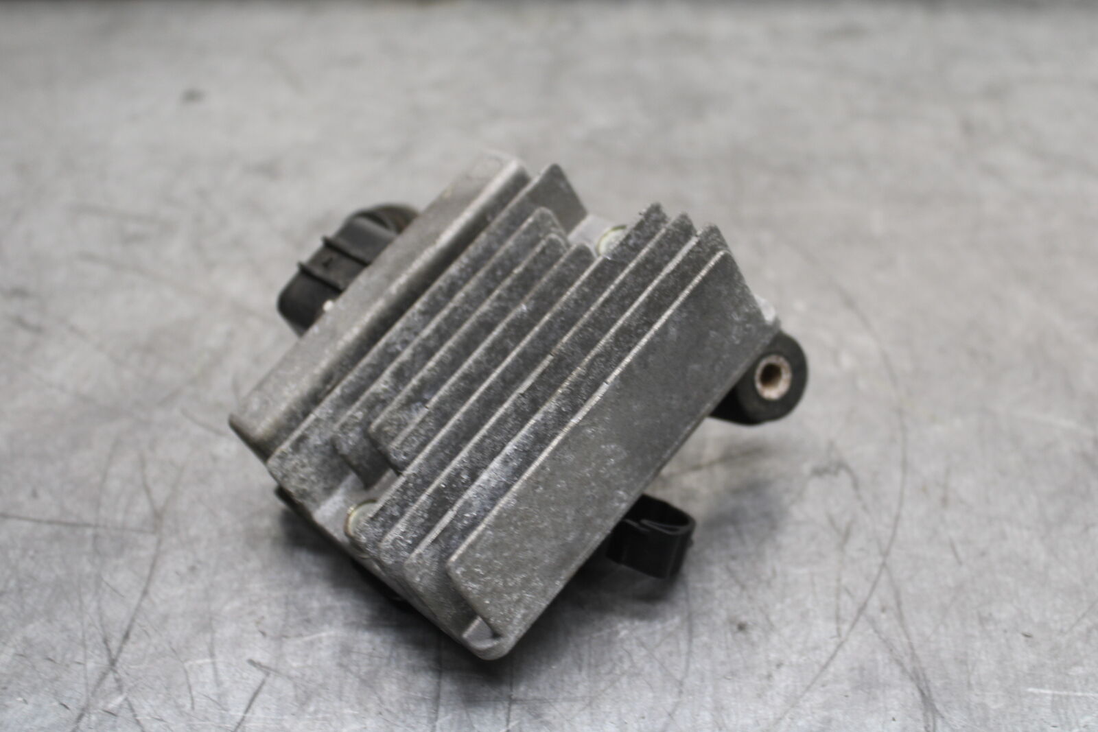 19-22 KAWASAKI Z400 RECTIFIER VOLTAGE REGULATOR BB738