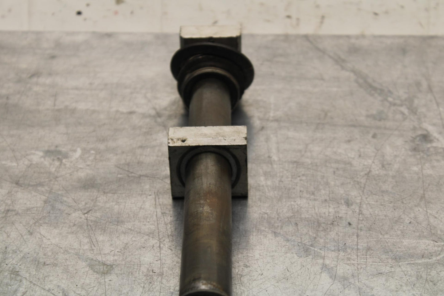05 YAMAHA YZF R6S REAR AXLE BACK WHEEL RIM PIVOT BOLT AXEL BB600
