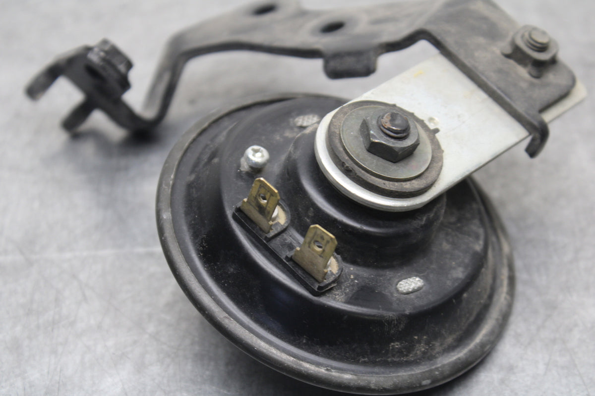 07-08 YAMAHA YZF R1 HORN SIGNAL BB675
