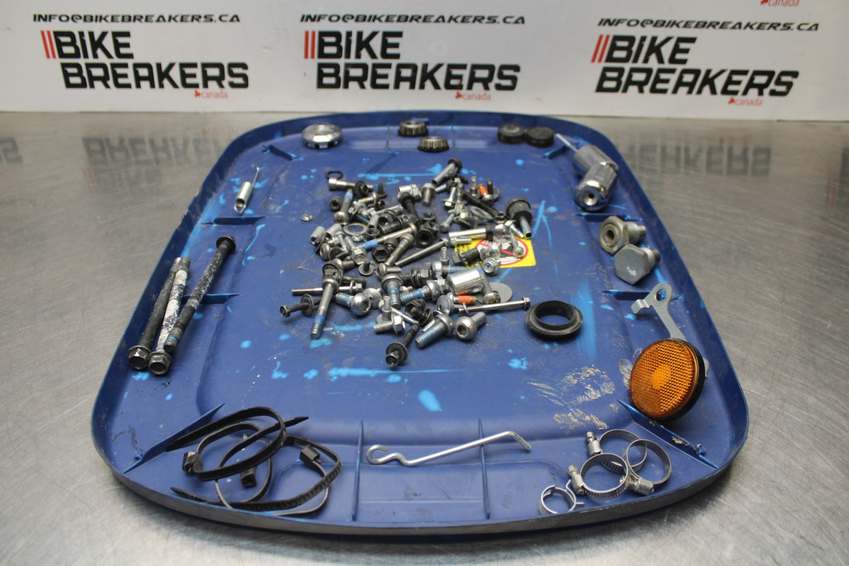 15 SUZUKI BOULEVARD C50 MOUNTING BOLTS HARDWARE MOTOR SCREWS BB775
