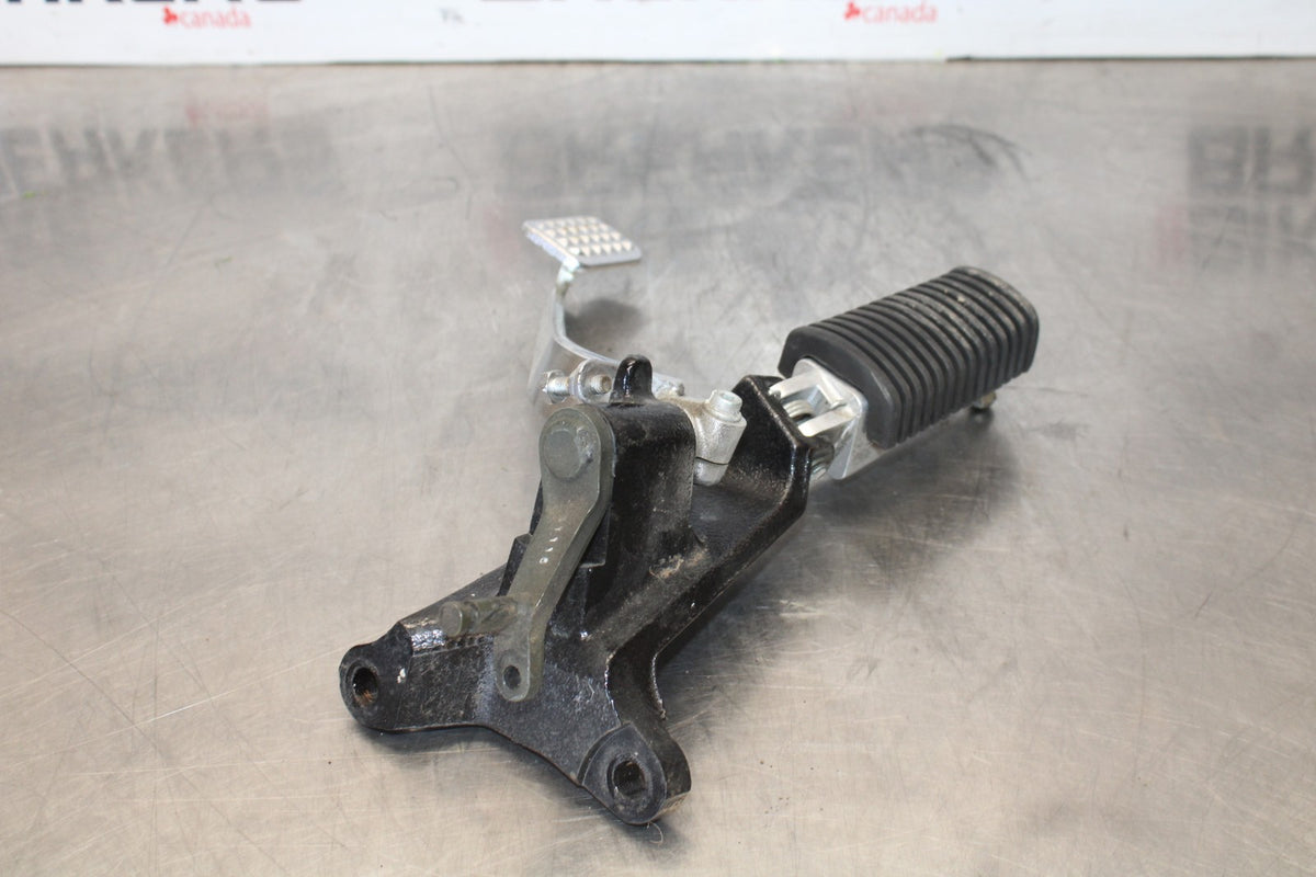 07 SUZUKI BOULEVARD M50 RIGHT FRONT FOOT REST PEG STEP BRAKE BB897