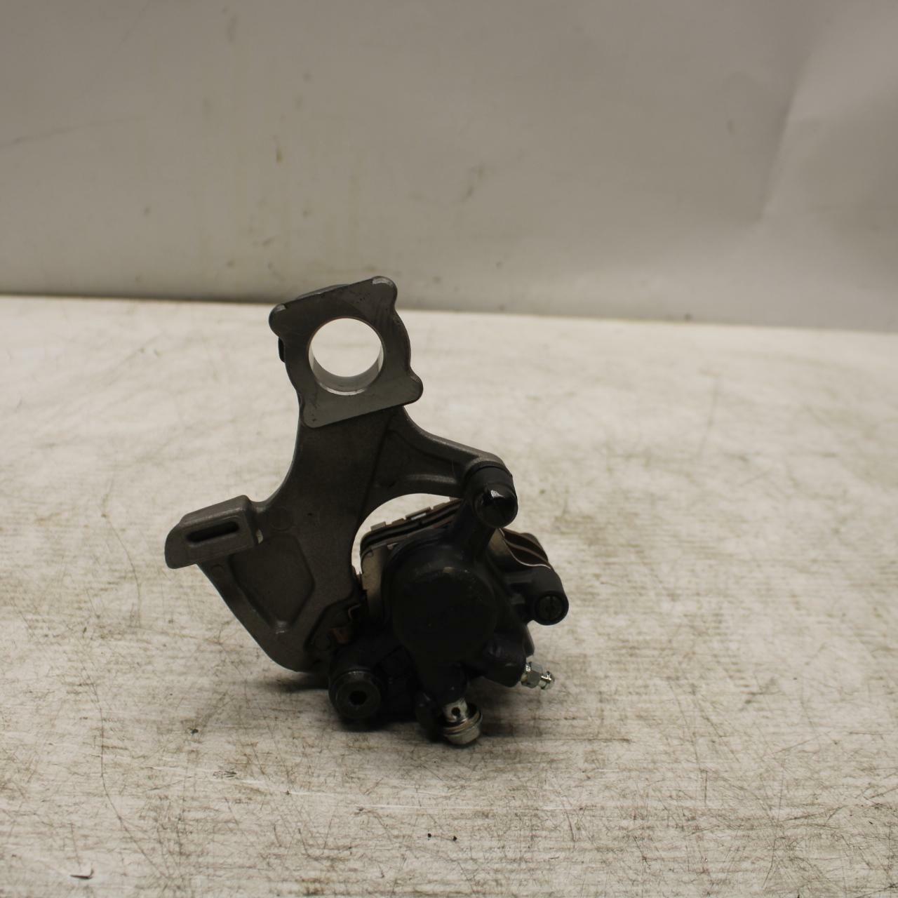 11-19 SUZUKI GSXR600 REAR BACK BRAKE CALIPER W MOUNT BRACKET BB371