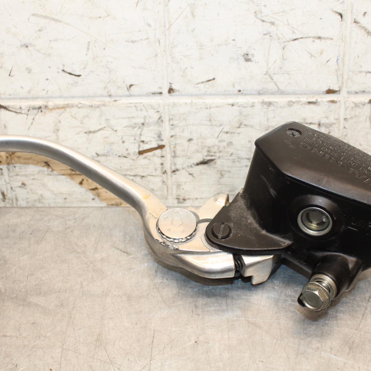 2014 Kawasaki Ninja 650 EX650E FRONT BRAKE MASTER CYLINDER w/ LEVER BB569