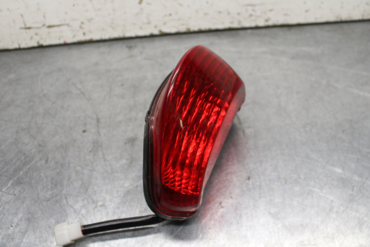 03 KAWASAKI ZX12R  REAR TAIL TAILLIGHT BACK BRAKE LIGHT BB472