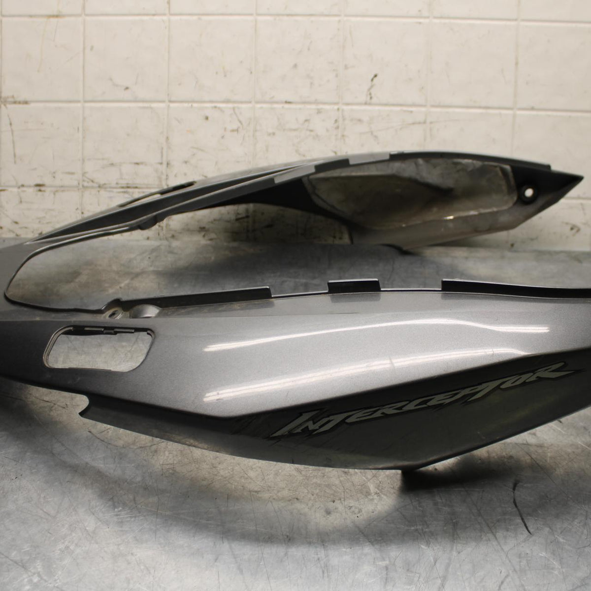 2008 Honda Interceptor 800 VFR800A ABS REAR BACK TAIL FAIRING COWL SHROUD BB566