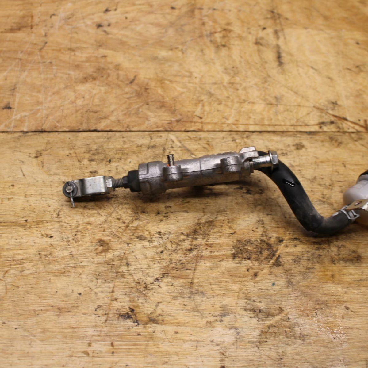 11-13 SUZUKI GSXR600 REAR BACK BRAKE MASTER CYLINDER W RESERVOIR BB330