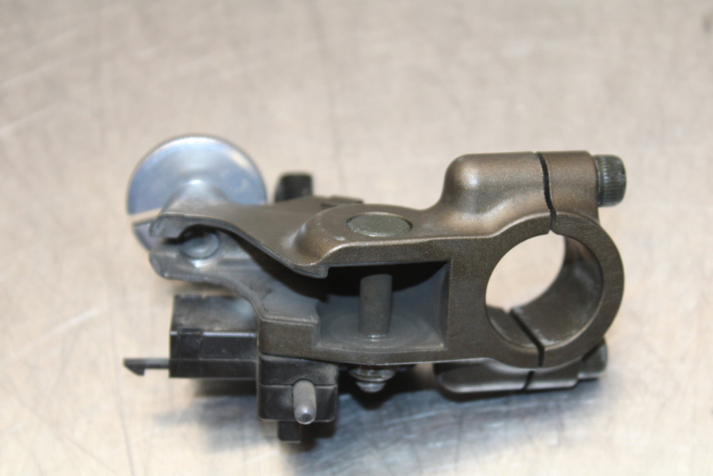 04-05 KAWASAKI NINJA ZX10R CLUTCH LEVER PERCH MOUNT BRACKET BB163