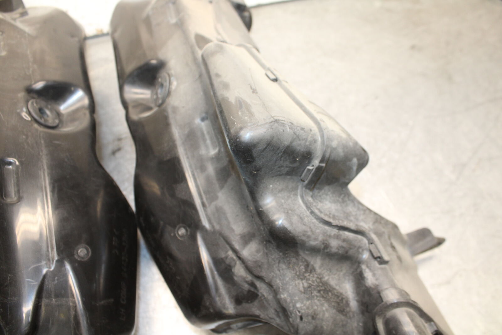 08-09 SUZUKI GSXR600 RIGHT LEFT AIR INTAKE DUCTS BB728
