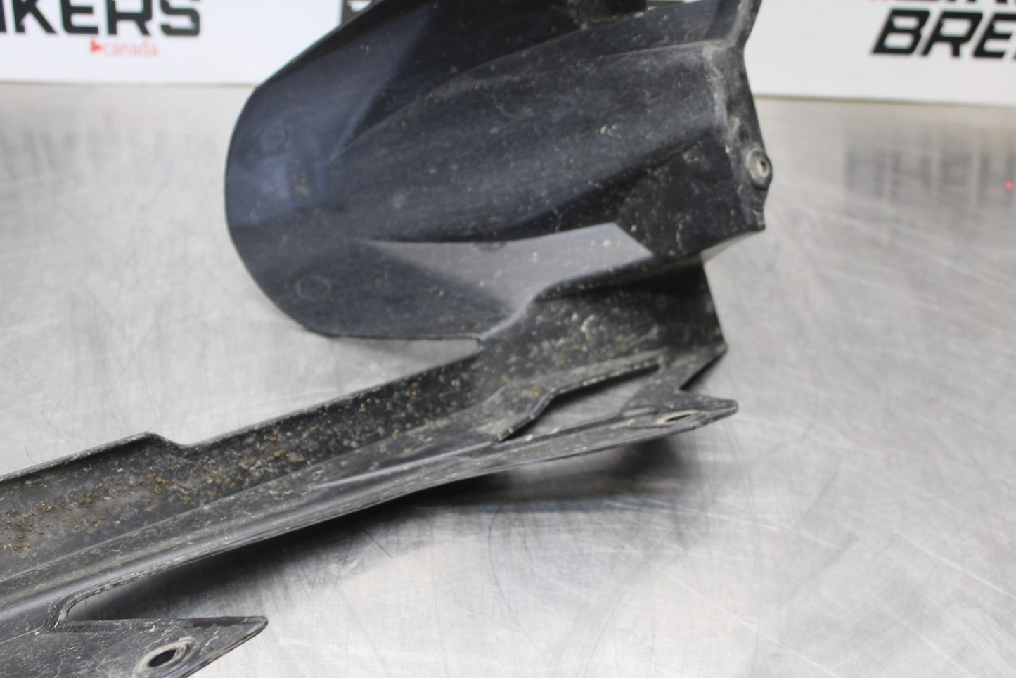 18-23 KAWASAKI NINJA 400 EX400 ABS REAR BACK DRIVE CHAIN GUARD SHIELD BB177