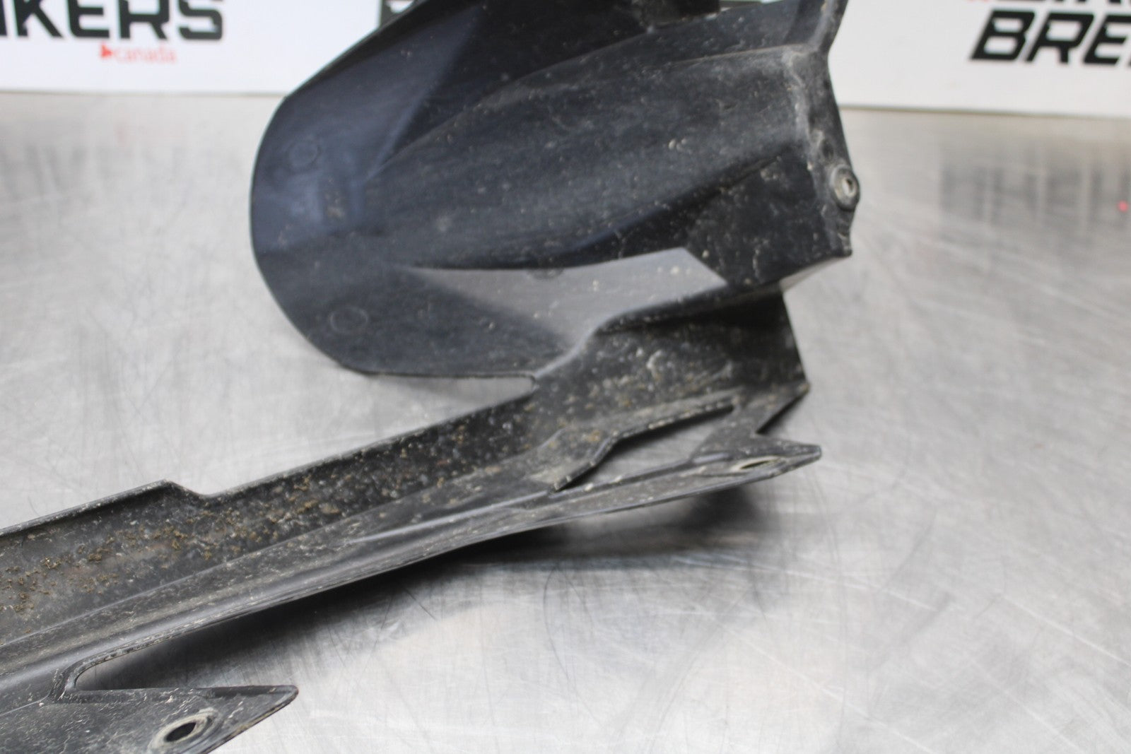 18-23 KAWASAKI NINJA 400 EX400 ABS REAR BACK DRIVE CHAIN GUARD SHIELD BB177