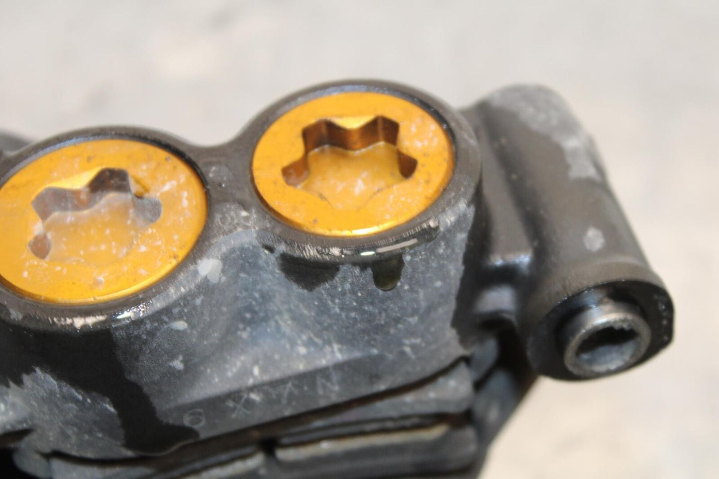 2006 Yamaha YZF R6 RIGHT LEFT FRONT BRAKE CALIPER SET PAIR CALIPERS BB560