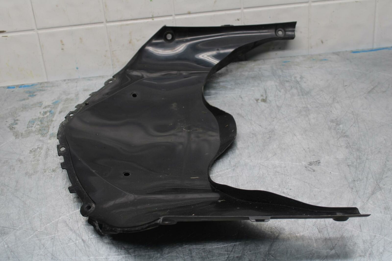 15-21 SUZUKI GSXR600 LOWER FRONT UPPER INNER HEADLIGHT COWL FAIRING  BB418