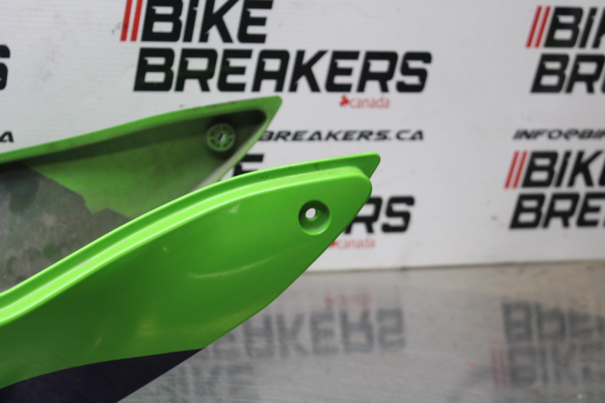 98 KAWASAKI NINJA ZX6 OEM REAR BACK TAIL FAIRING COWL SHROUD BB870