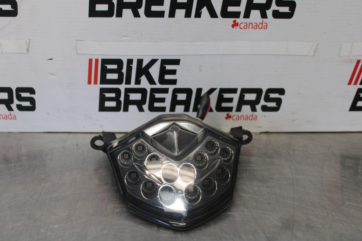 08 KAWASAKI NINJA ZX10R AFTERMARKET REAR TAIL TAILLIGHT BACK BRAKE LIGHT BB902