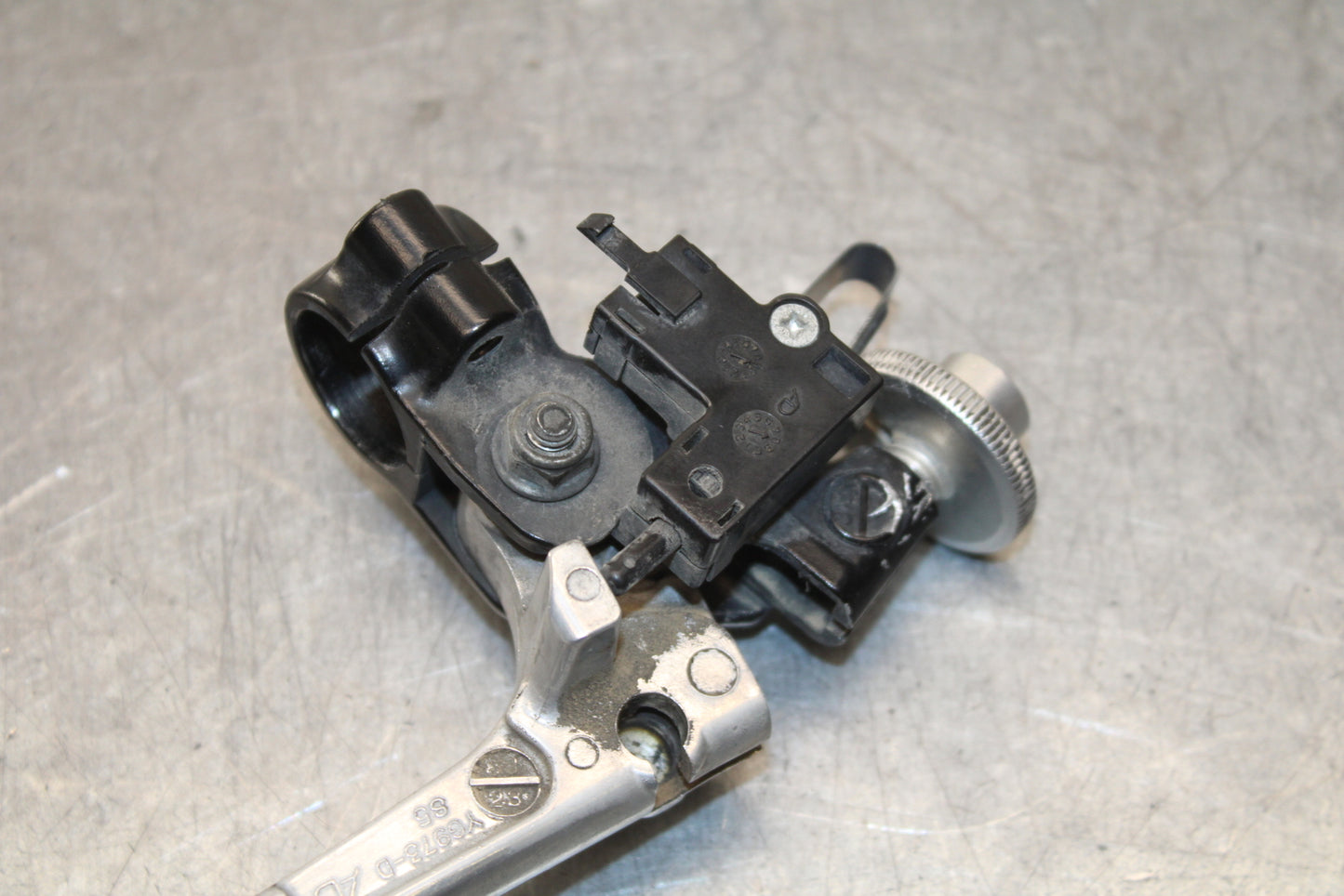 09-15 YAMAHA FZ6R CLUTCH PERCH MOUNT WITH LEVER BB686