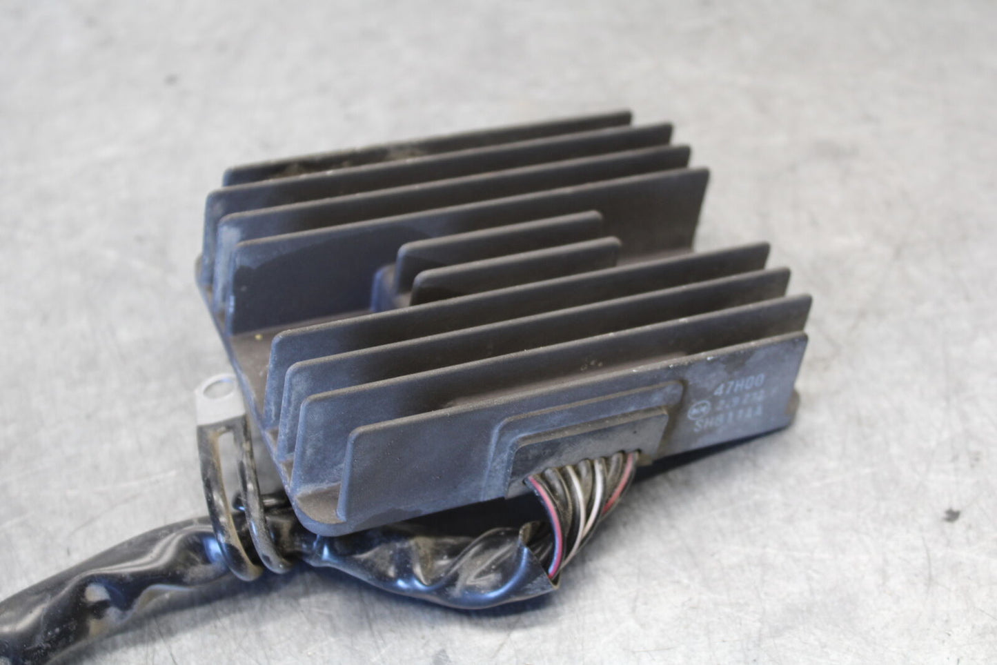 11-24 SUZUKI GSXR750 OEM RECTIFIER VOLTAGE REGULATOR BB687
