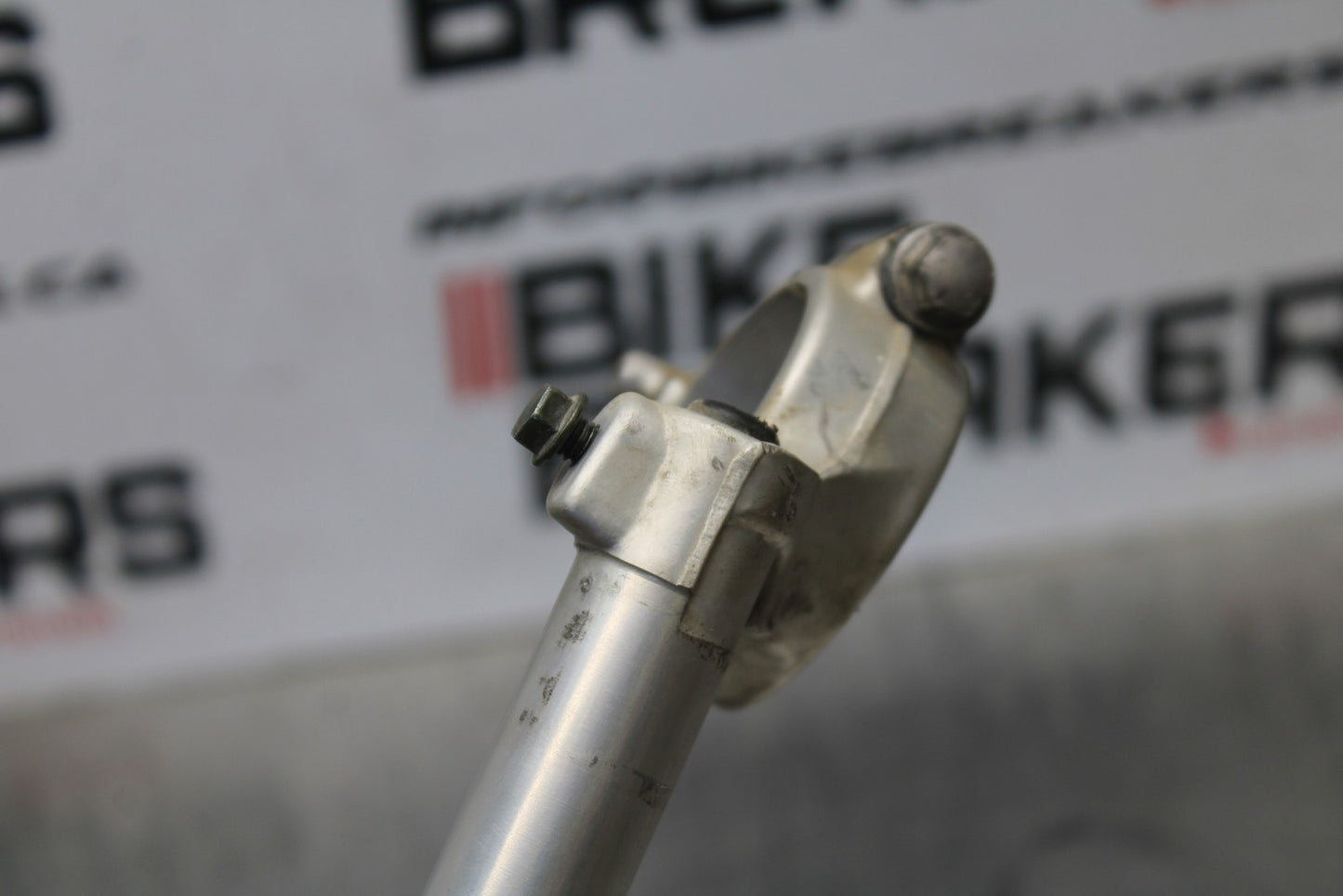 05-06 SUZUKI GSXR1000 RIGHT CLIP ON HANDLEBAR BB773