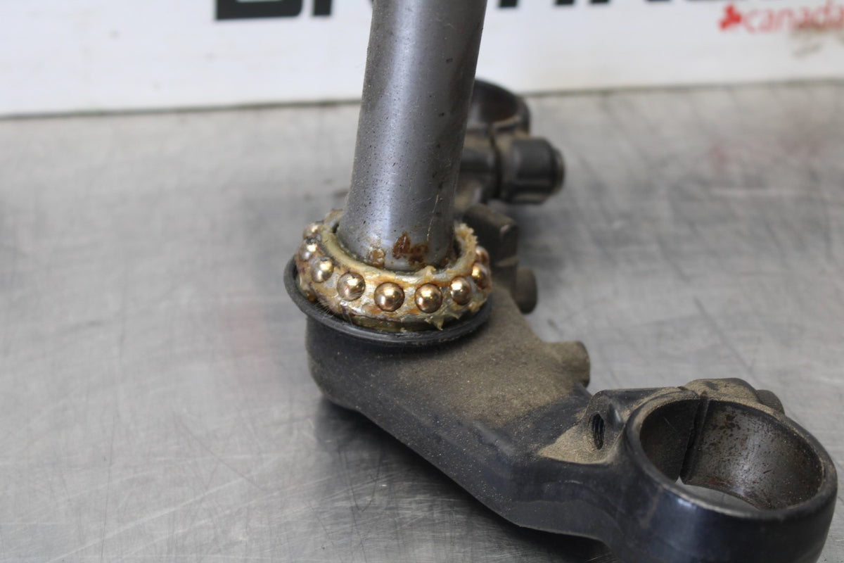 84 HONDA INTERCEPTOR 1000 VF1000F FRONT FORKS CLAMP LOWER TRIPLE TREE STEM BB878