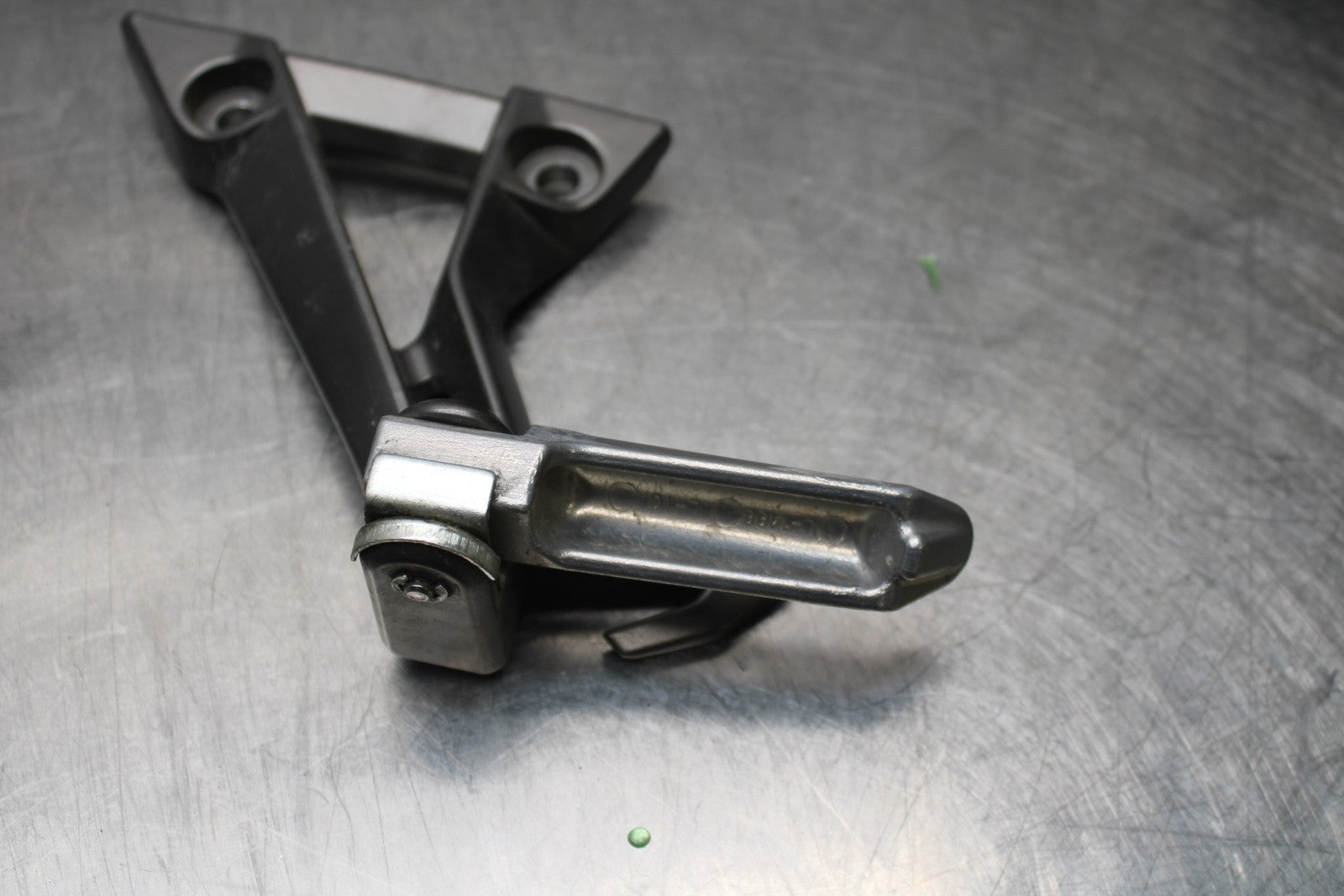 13-17 KAWASAKI NINJA 300 EX300 ABS REAR BACK PASSENGER PEG SET PAIR BB187