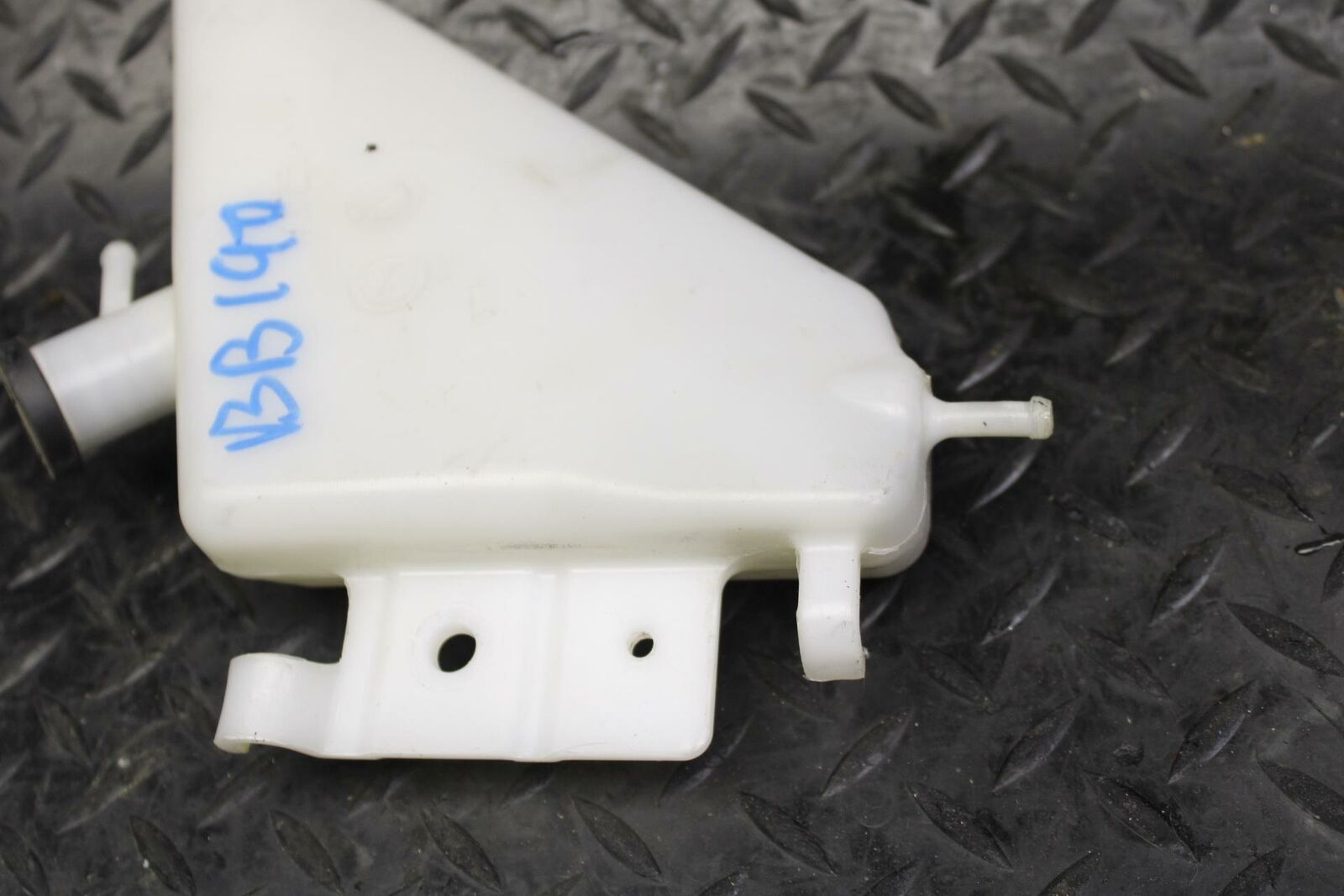 10 SUZUKI GSXR750 COOLANT WATER TANK RESERVOIR BOTTLE  bb190
