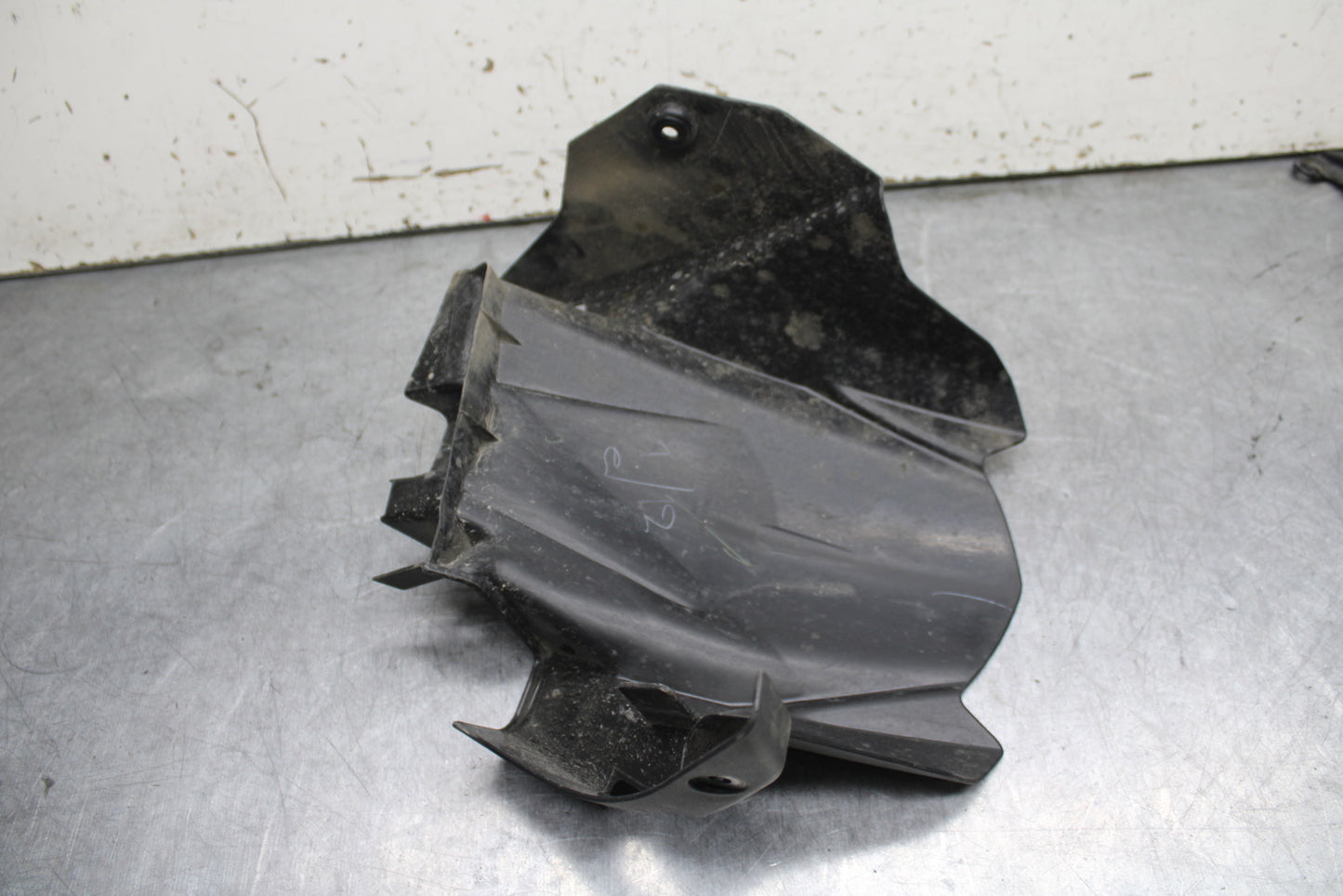 18-24 KAWASAKI NINJA 650 REAR BACK WHEEL TIRE HUGGER FENDER BB725