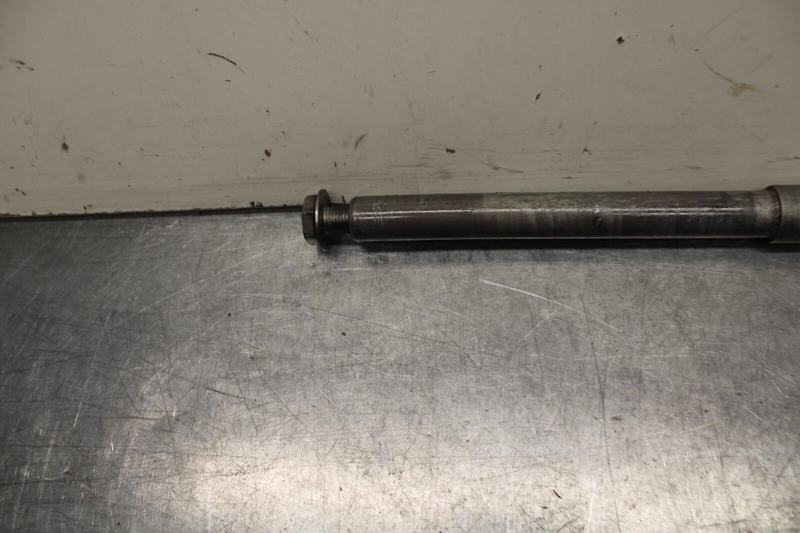 03-04 HONDA CBR600RR FRONT WHEEL RIM AXLE PIVOT BOLT 44301-MEE-000 BB614