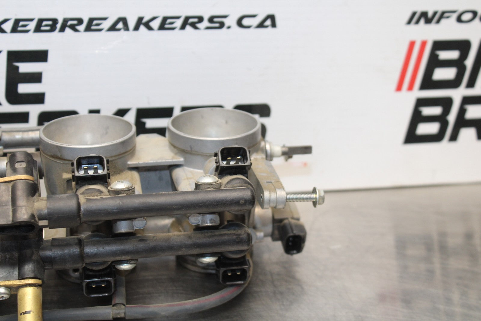 05-06 SUZUKI GSXR1000 MAIN FUEL INJECTORS / THROTTLE BODIES BB773