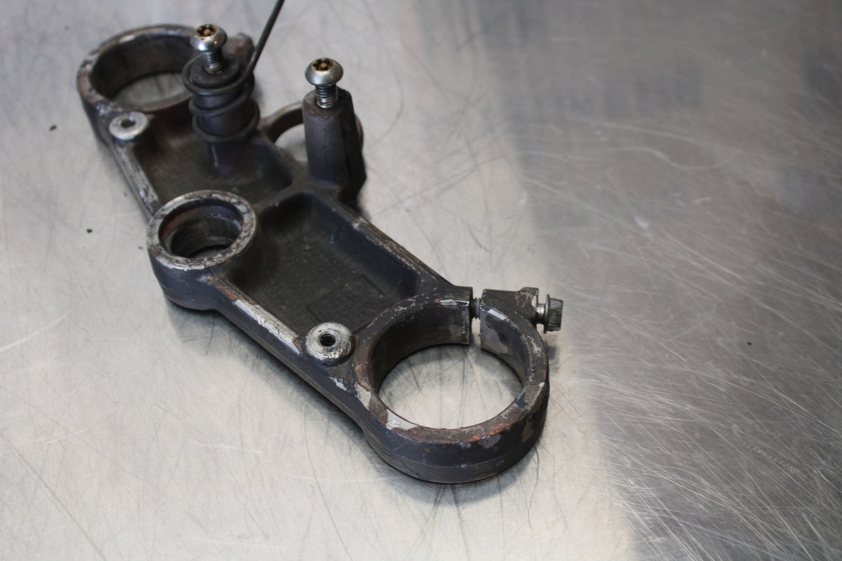 97-02 SUZUKI GSXR750 FORKS UPPER TRIPLE TREE CLAMP BB145