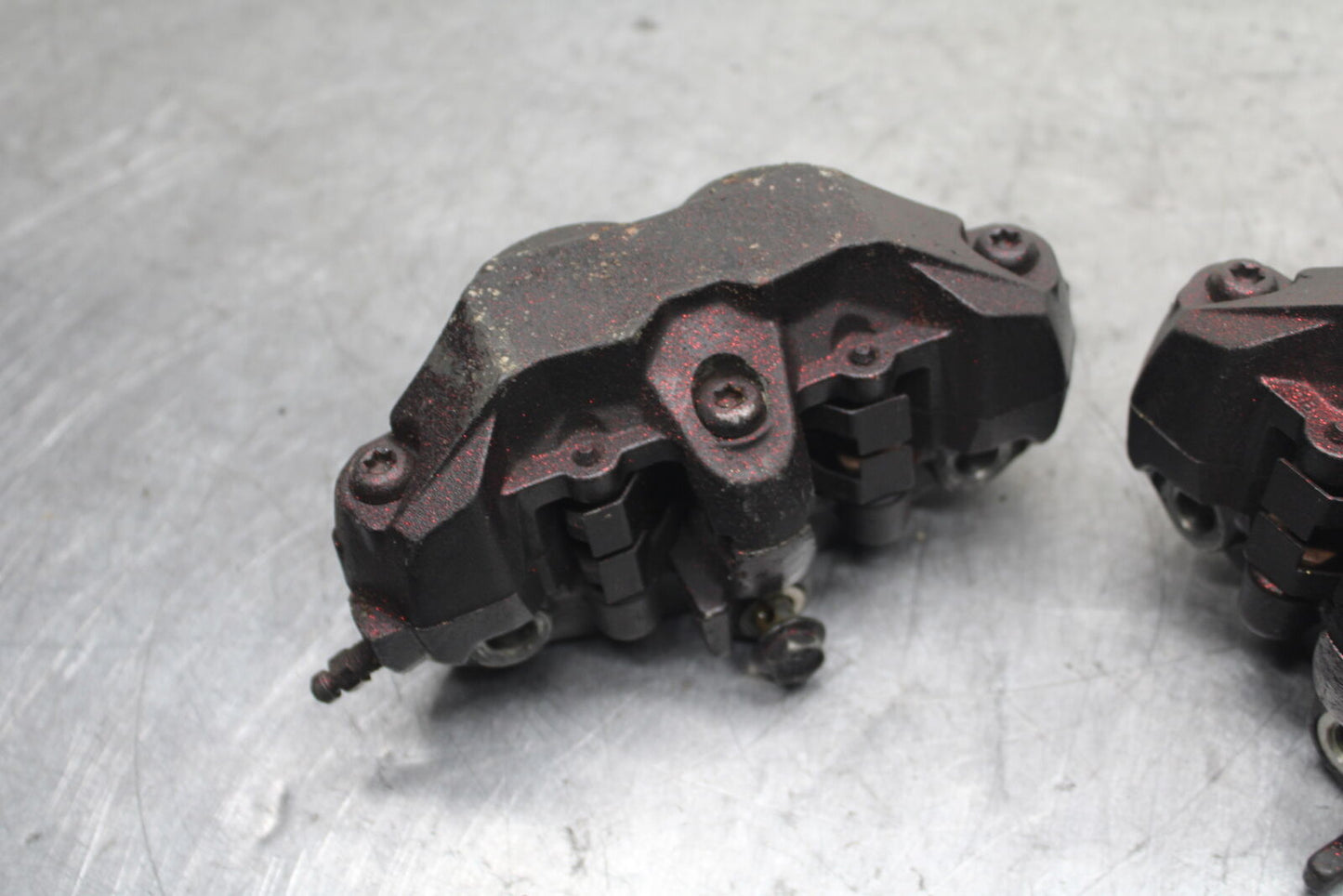 05-06 SUZUKI GSXR1000 RIGHT LEFT FRONT BRAKE CALIPER SET PAIR CALIPERS BB113