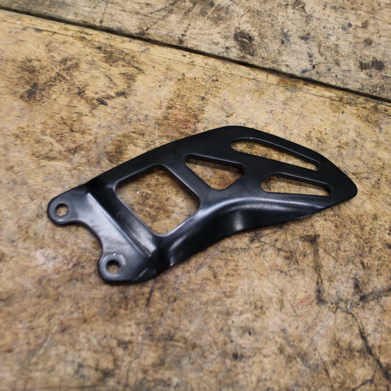 11-21 SUZUKI GSXR600 LEFT REARSET REAR SET HEEL GUARD COVER BB346 