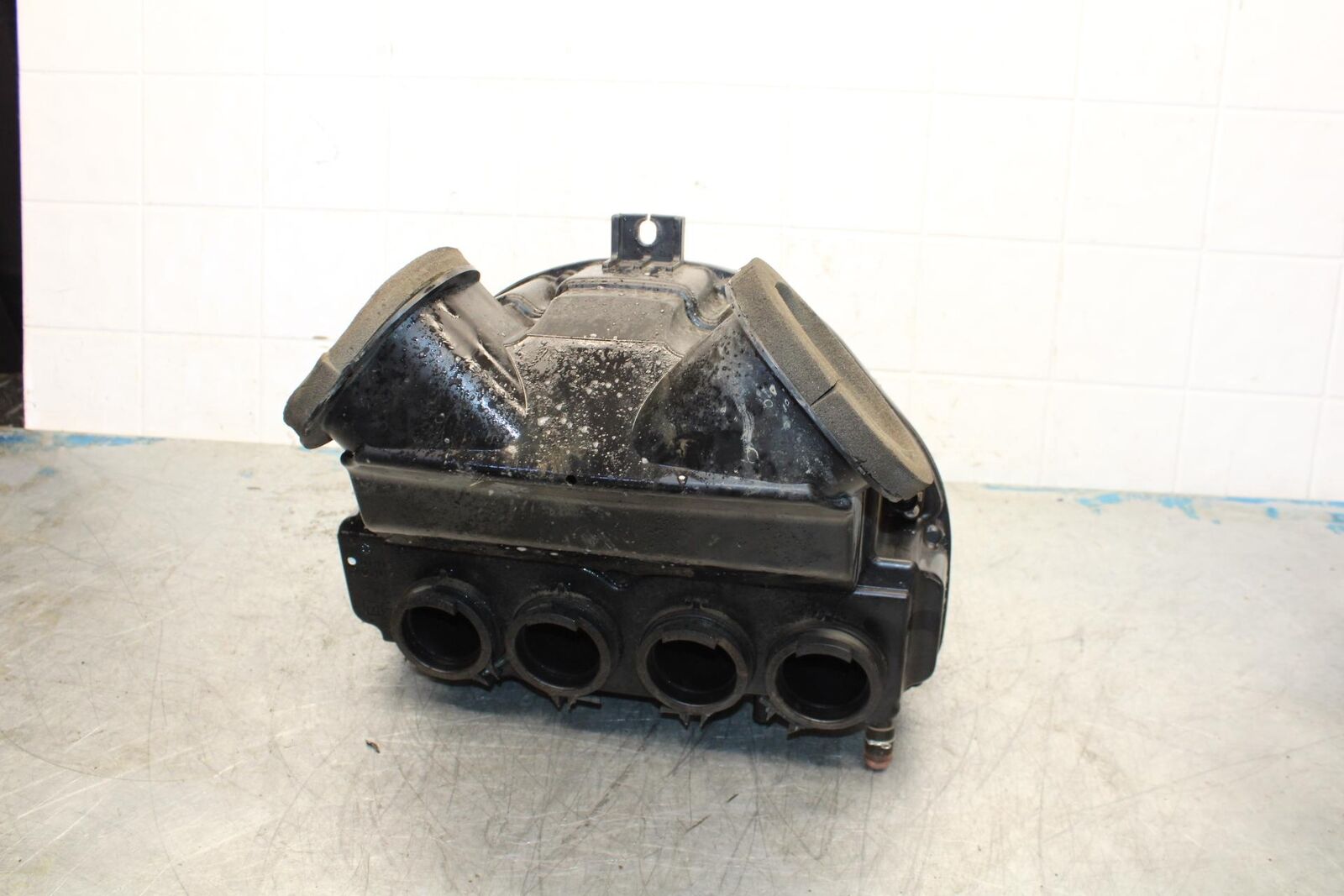 08-10 SUZUKI GSXR600 AIRBOX AIR INTAKE FILTER BOX  BB430