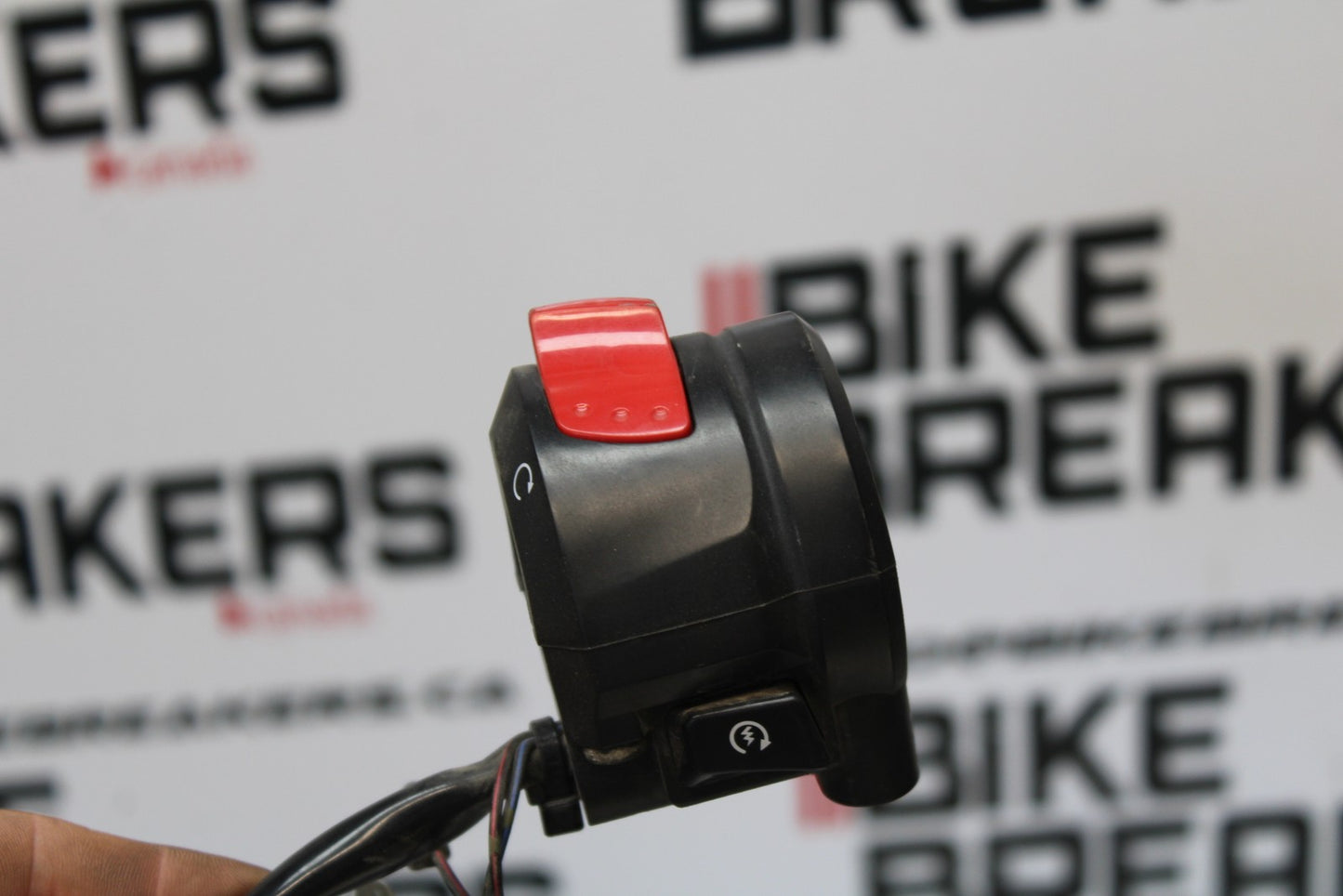 06-07 SUZUKI GSXR 600 RIGHT CLIP ON HANDLE KILL OFF START SWITCH SWITCHES BB170