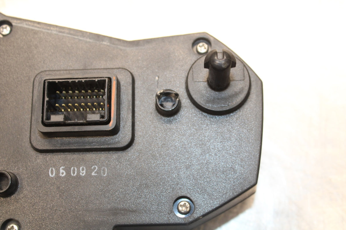 05-08 TRIUMPH SPEED TRIPLE 1050 SPEEDO GAUGES DISPLAY CLUSTER SPEEDOMETER BB933
