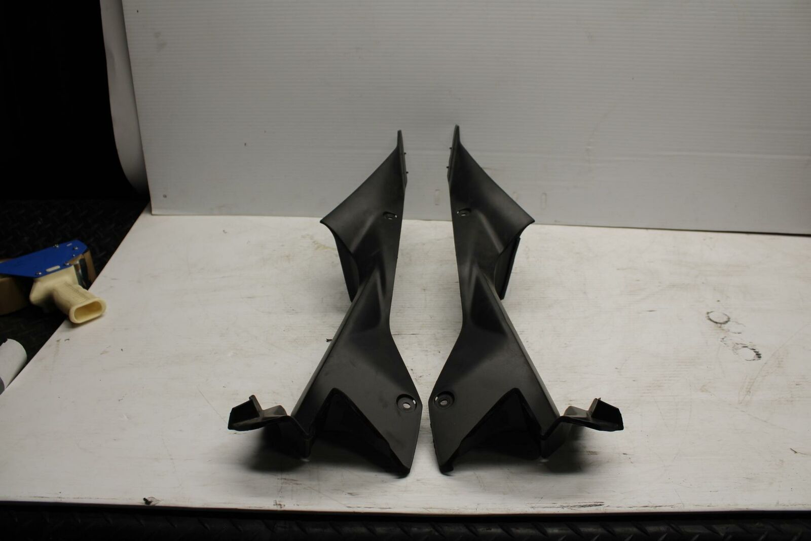 15-17 YAMAHA YZF R3 RIGHT LEFT FRONT DUCT COVERS PANELS COWLS BB293