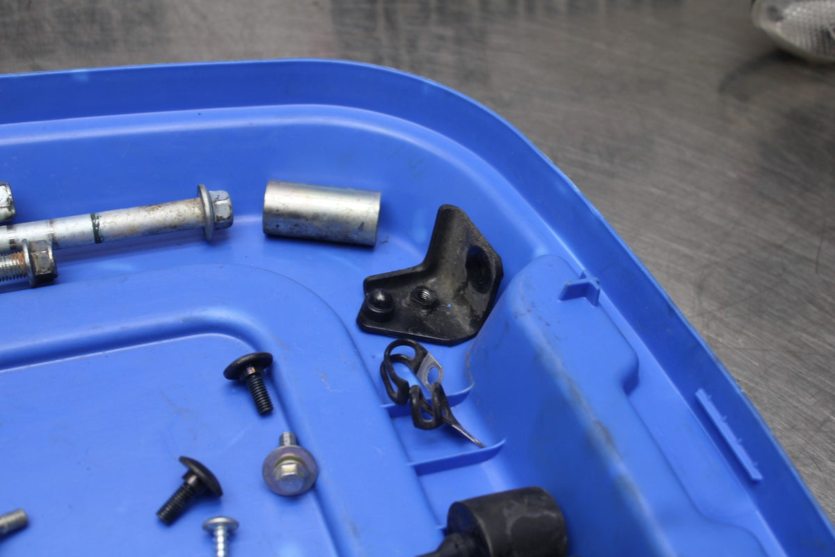 17-24 SUZUKI SV650 BOLTS HARDWARE MOTOR SCREWS BB829