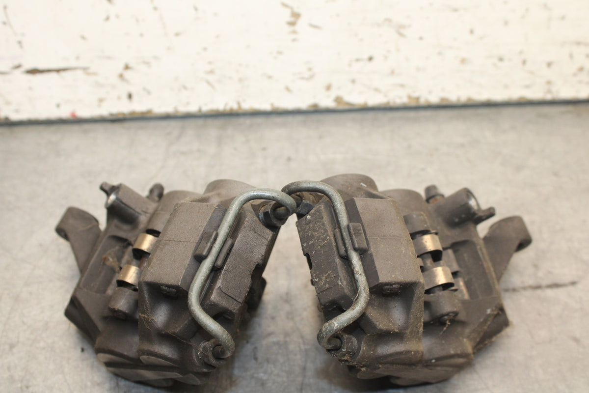 96-07 YAMAHA YZF600R RIGHT LEFT FRONT BRAKE CALIPER SET PAIR CALIPERS  BB746