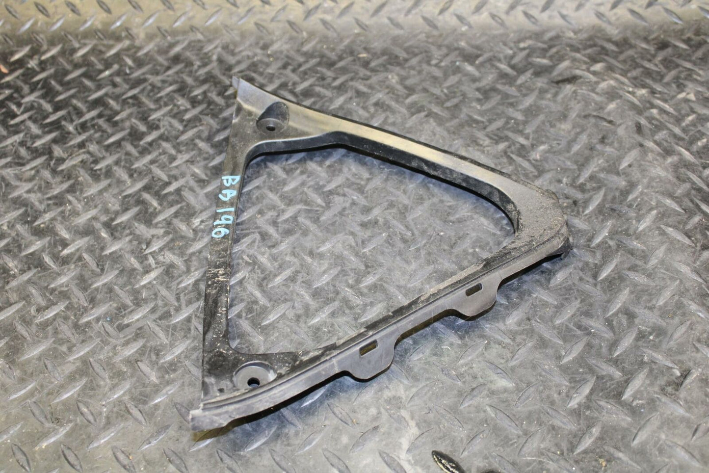 10 SUZUKI GSXR750 FRONT LOWER INNER EXHAUST V FAIRING COWL GUARD BB190