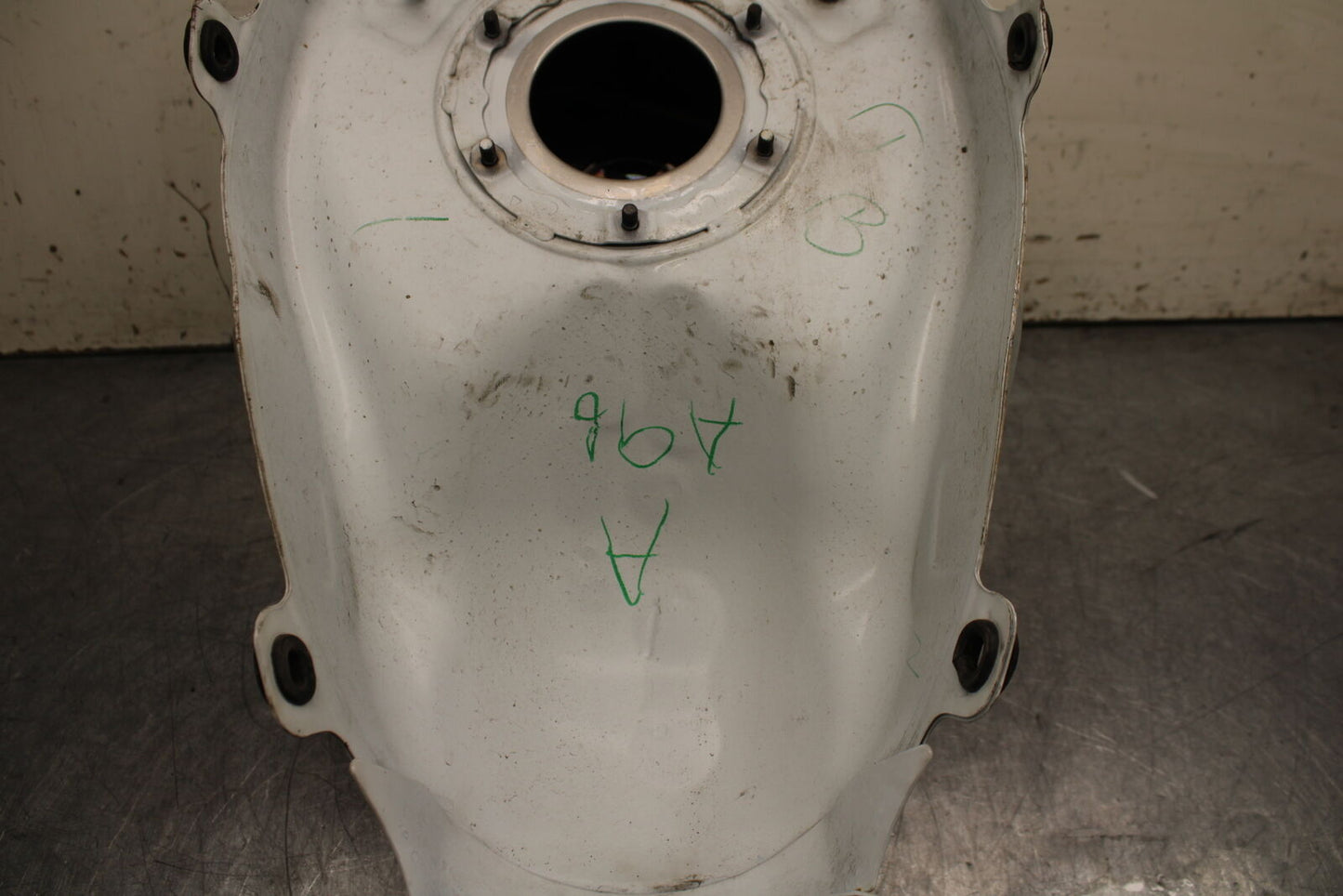 15-16 HONDA CB300F GAS TANK FUEL CELL PETROL RESERVOIR BB740
