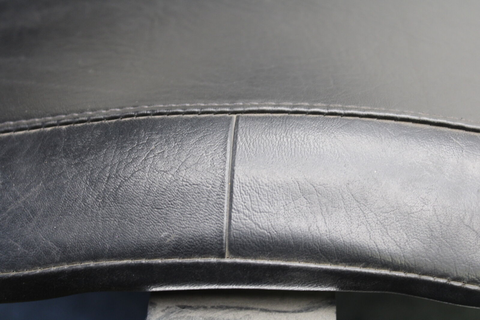 05-06 SUZUKI BOULEVARD M50 FRONT SEAT 45100-10F00-R22 45100-41F02-48H BB671