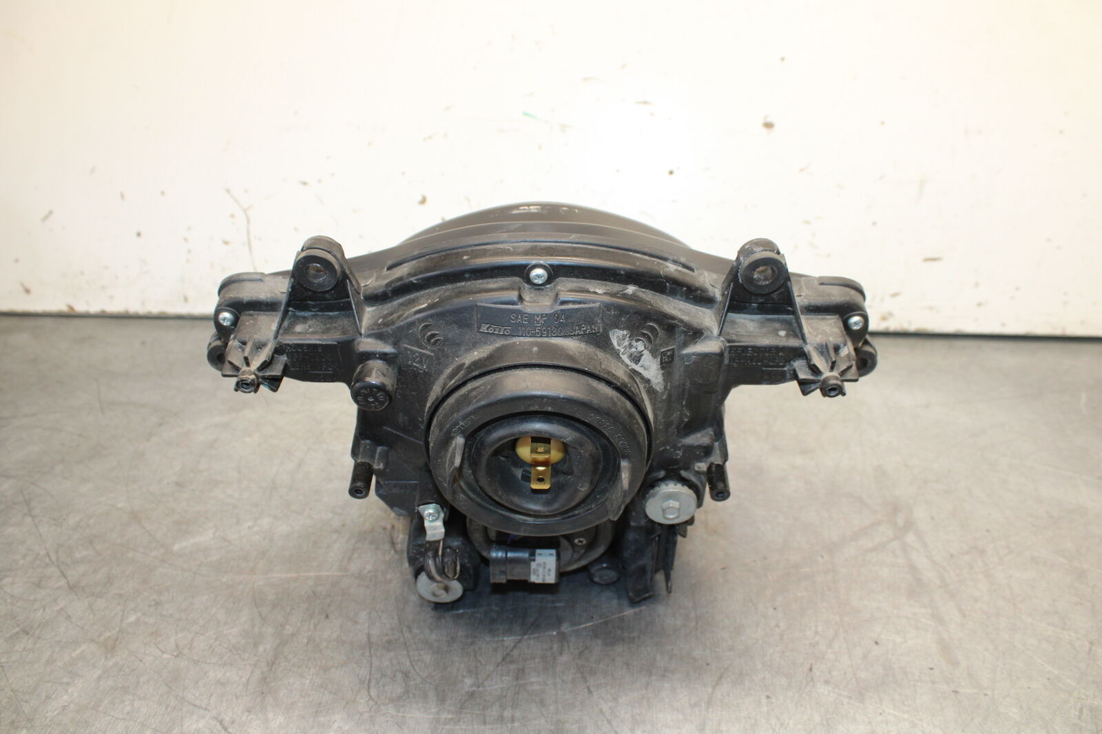 06-07 SUZUKI GSXR 600 FRONT HEADLIGHT HEAD LIGHT LAMP BB243