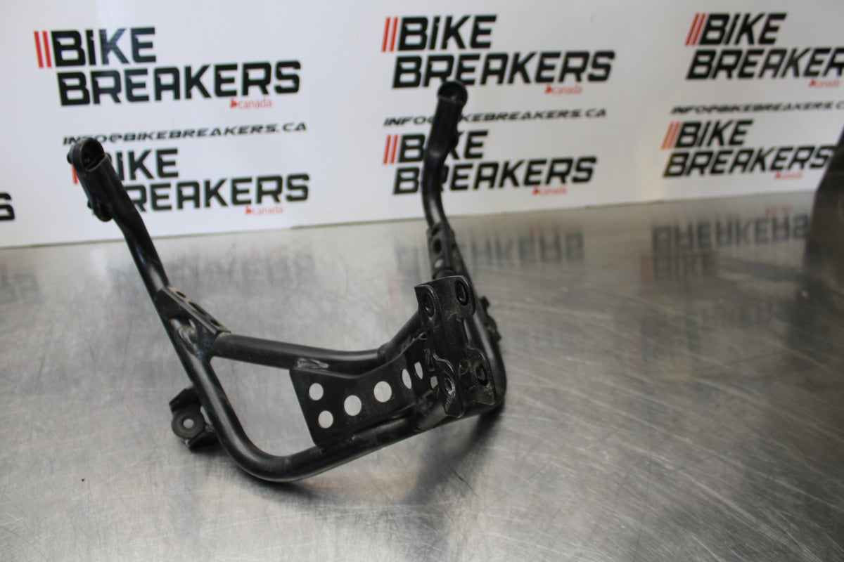 04-09 SUZUKI GS500F UPPER FAIRING MIRROR GAUGES STAY BRACKET BB165
