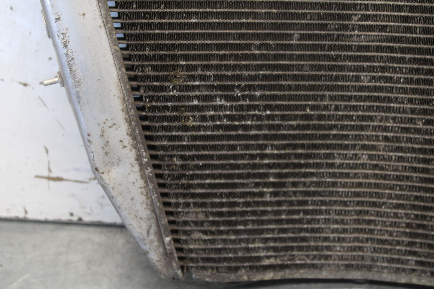 05-06 SUZUKI GSXR1000 ENGINE RADIATOR MOTOR COOLER COOLING 17710-41G00 BB677