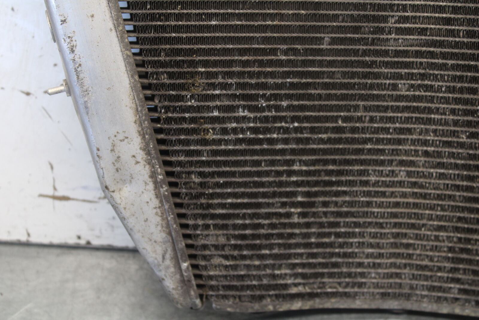 05-06 SUZUKI GSXR1000 ENGINE RADIATOR MOTOR COOLER COOLING 17710-41G00 BB677