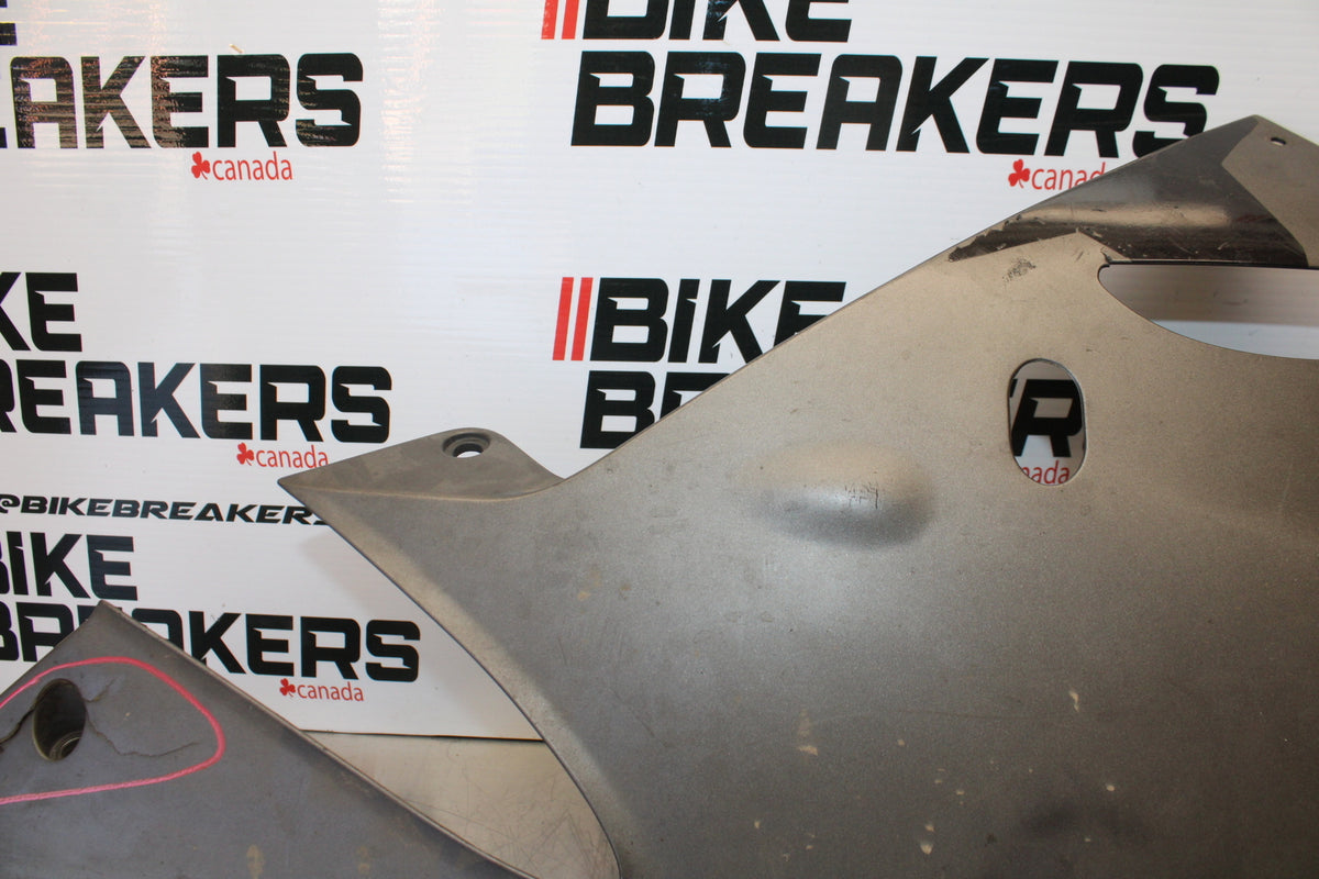 04-05 KAWASAKI NINJA ZX10R RIGHT LOWER BOTTOM BELLY SIDE FAIRING COWL  BB163