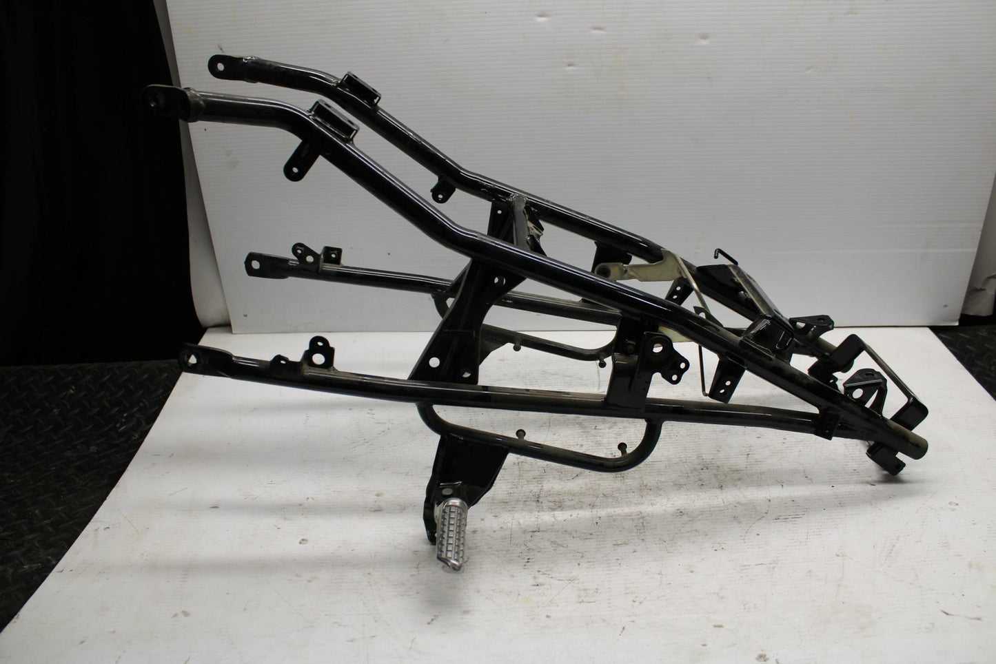 90-07 KAWASAKI ZZR 250 REAR BACK TAIL SUBFRAME SUB FRAME BB298