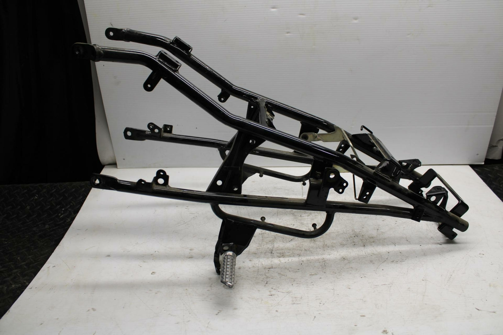 90-07 KAWASAKI ZZR 250 REAR BACK TAIL SUBFRAME SUB FRAME BB298